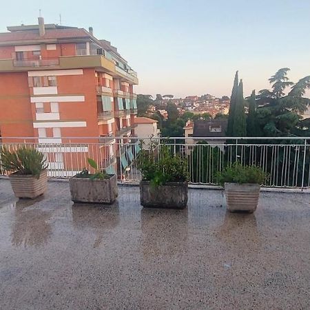 L'Attico Di Angie Apartment Монтеротондо Екстериор снимка
